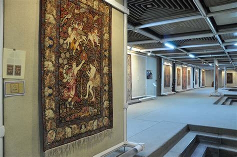 The Yasuj Carpet Museum: A Tapestry of Iranian Heritage and Artistic Prowess!