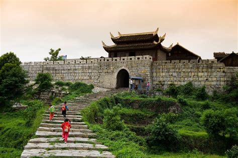 Qingyan Ancient Town: A Quaint Escape into Guizhou History!